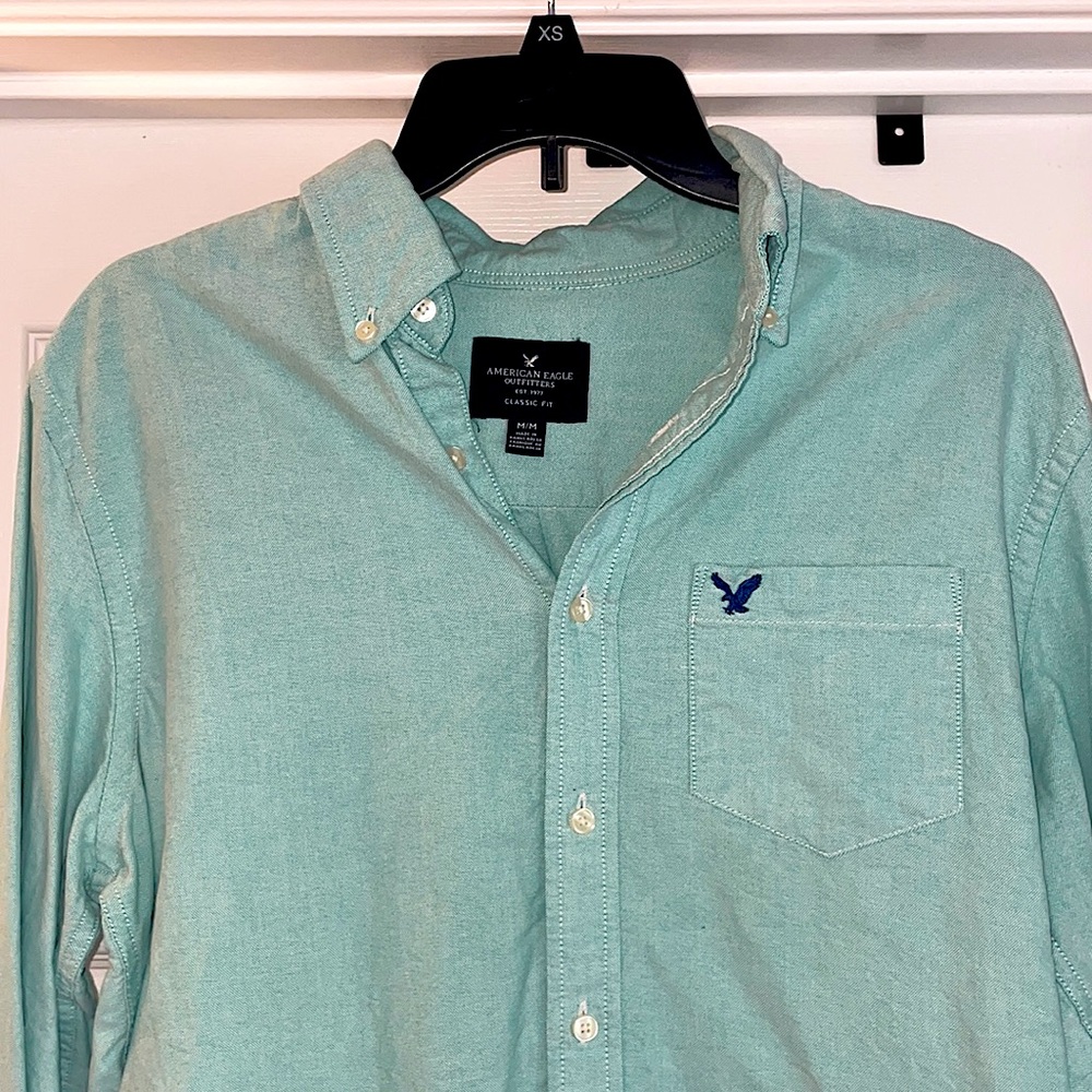 American Eagle Classic Fit Button Down Shirt